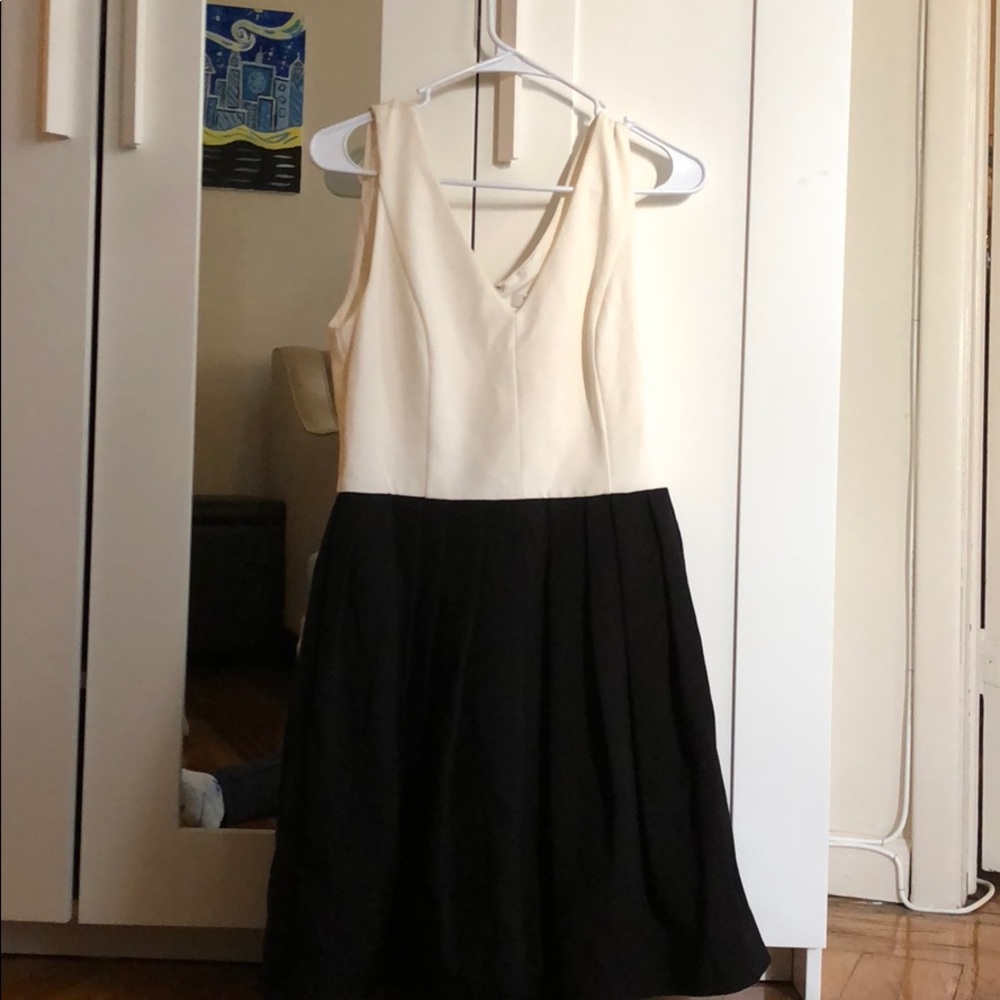 Halston white and black dress